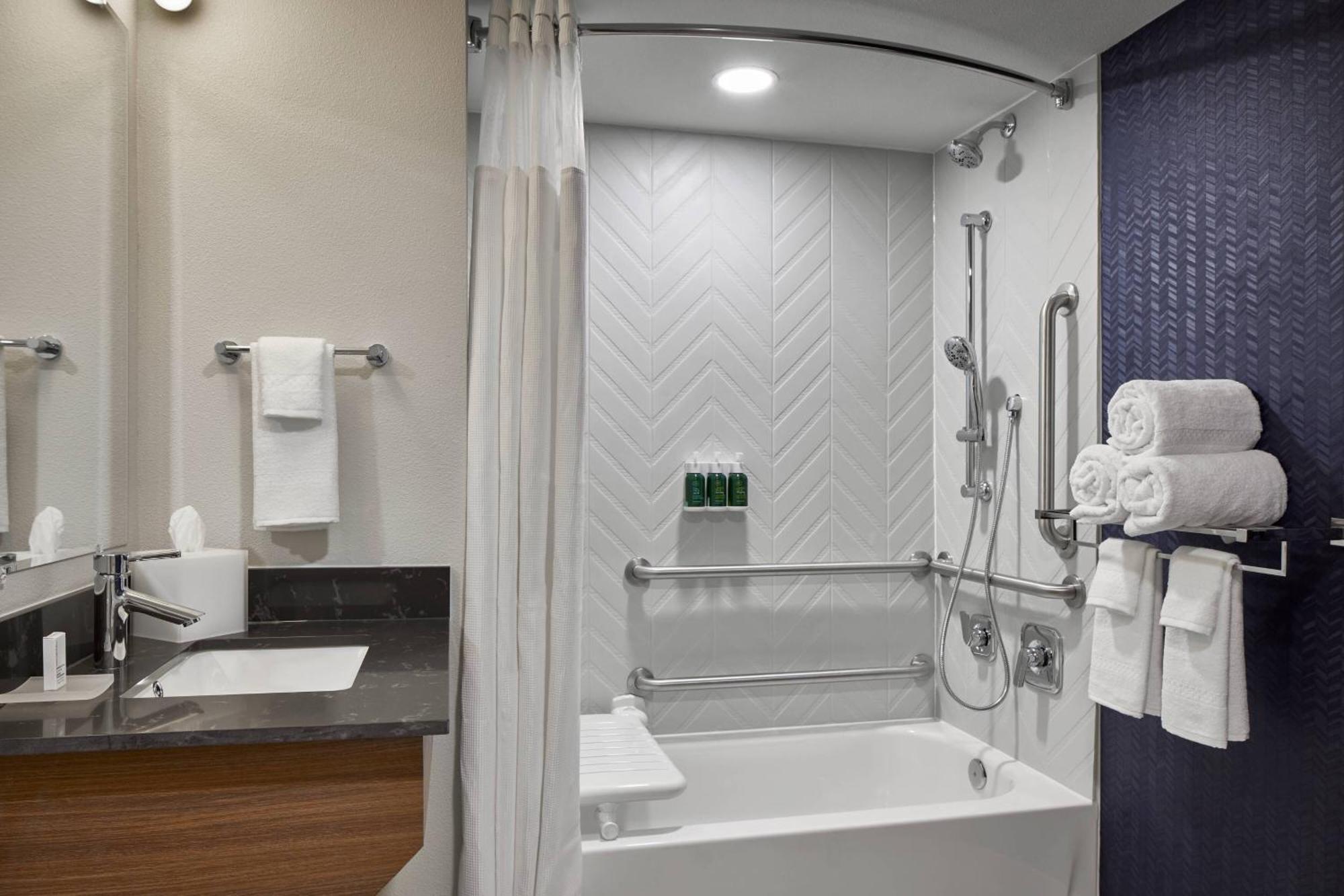 Fairfield Inn & Suites By Marriott Virginia Beach/Norfolk Airport Exterior photo